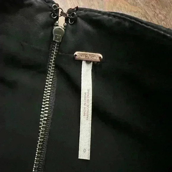 Free People Size 0 black skirt - Picture 2 of 6